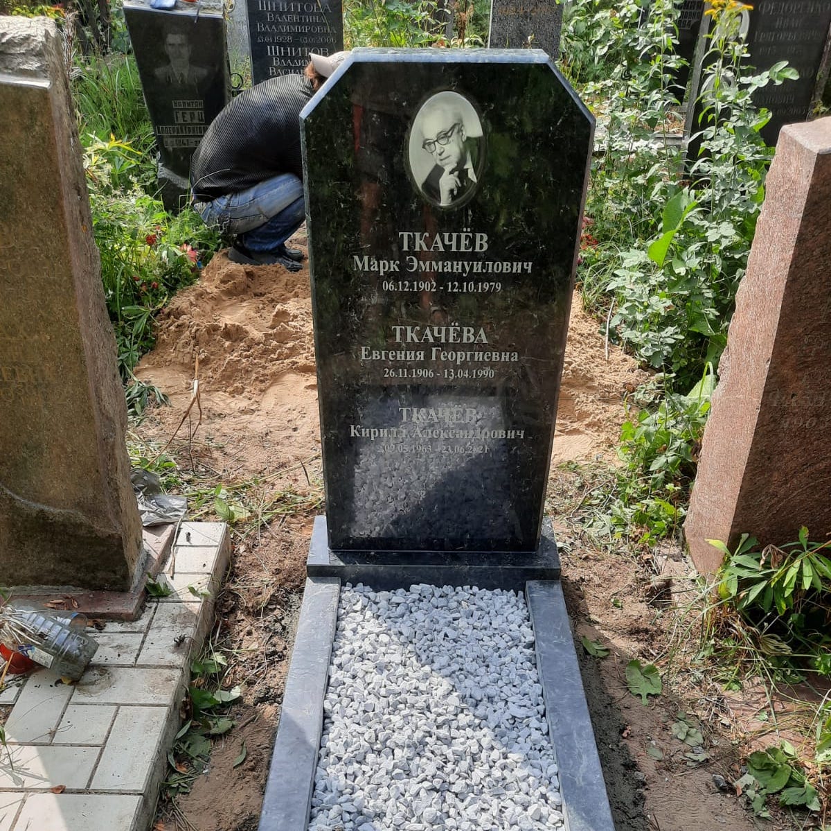 классическая памятная стела