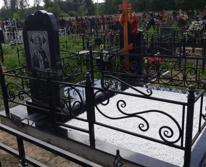 памятник с ангелом на могилу 11324