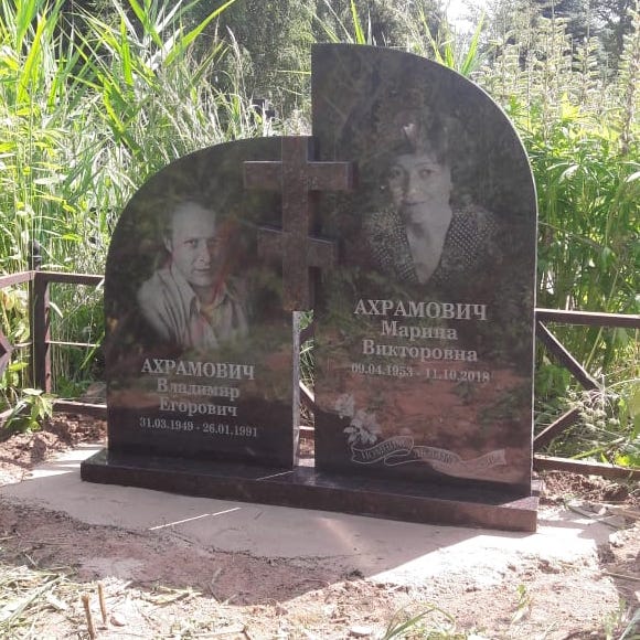 2 памятника с накладным крестом