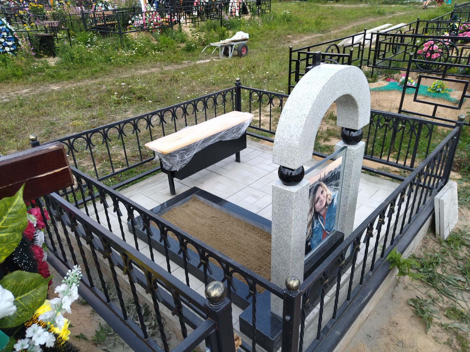 Классическая скамейка с ящиком