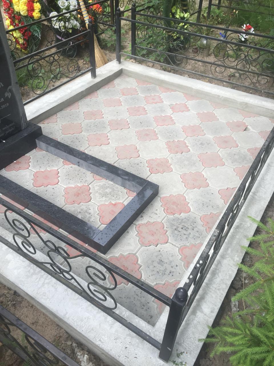 облицовка участка на кладбище тротуарной плиткой