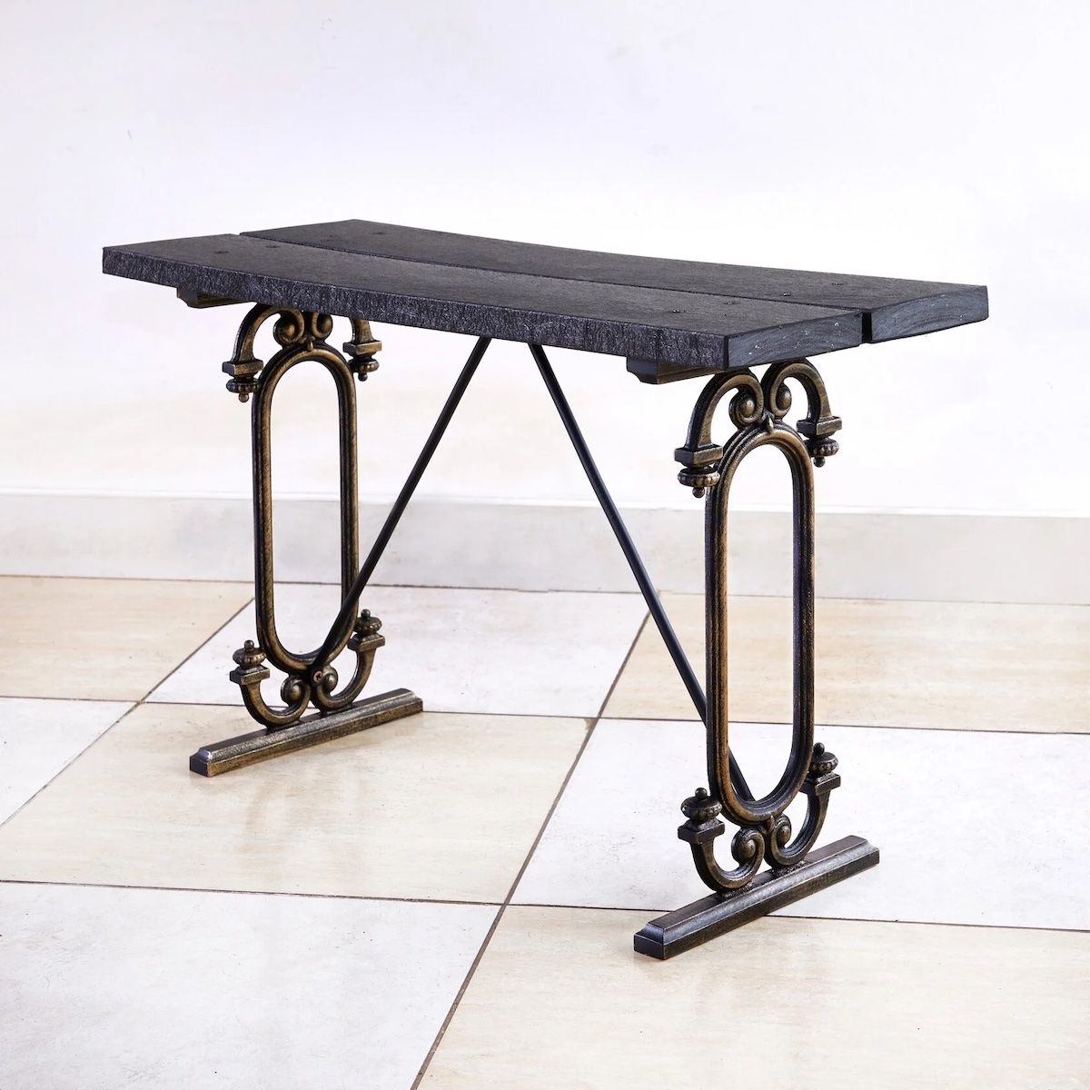 Лавочка на кладбище чугунная