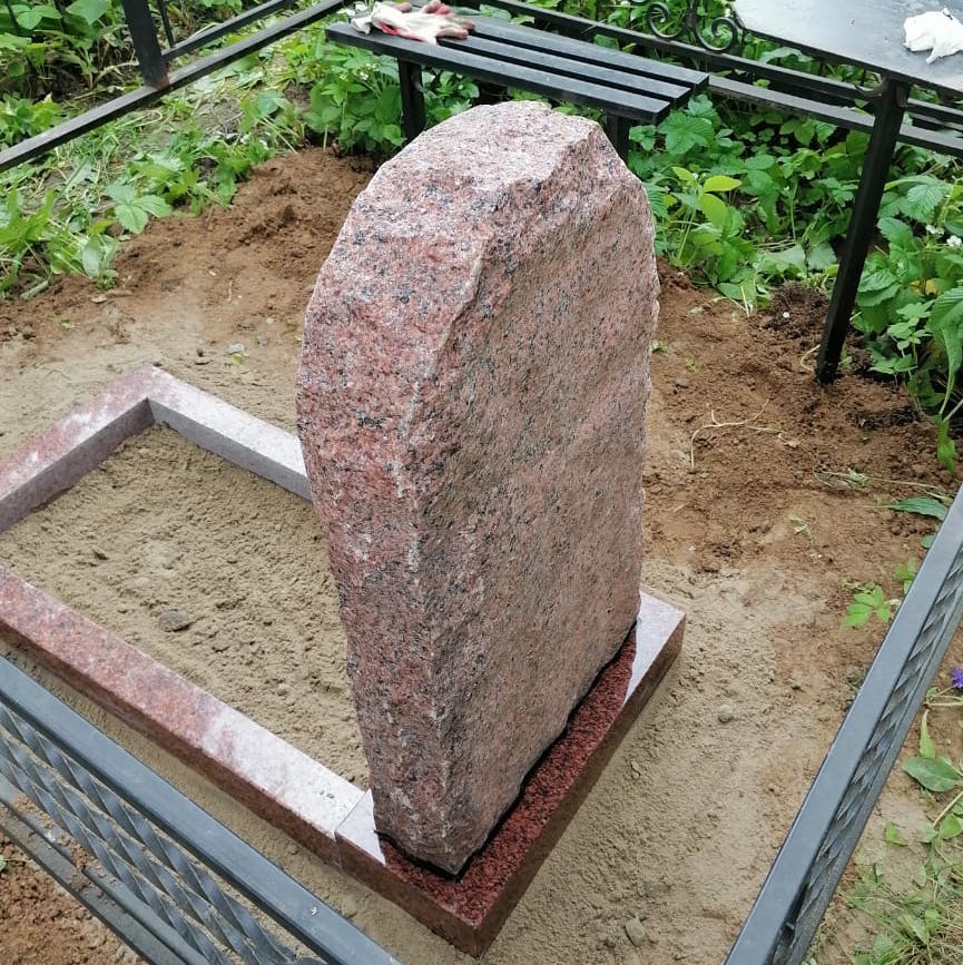 Памятник корка