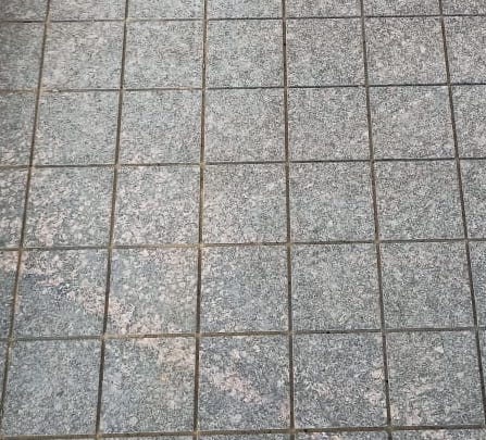 плитка габбро пиленая резная