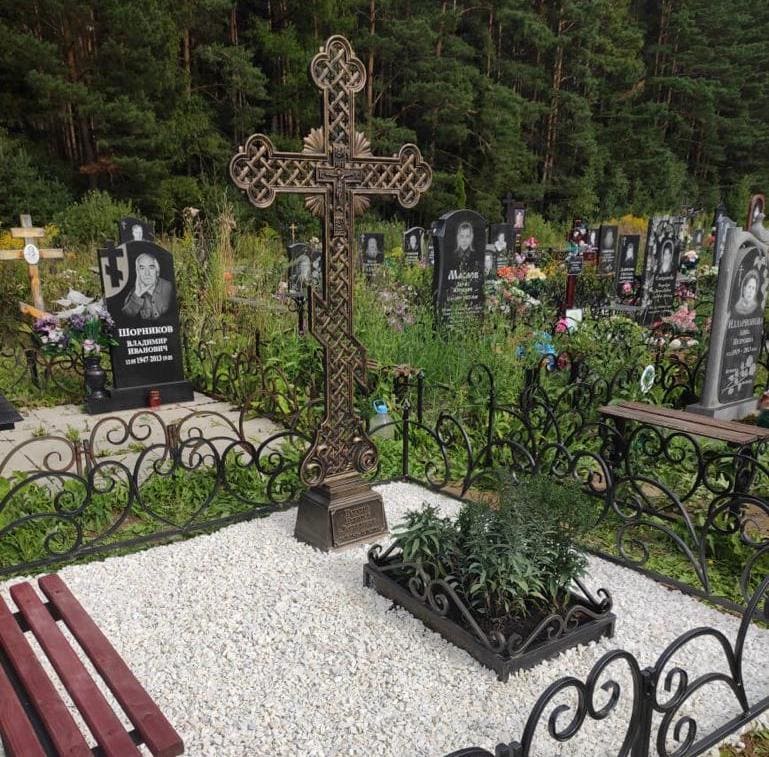 Крест чугунный 83015