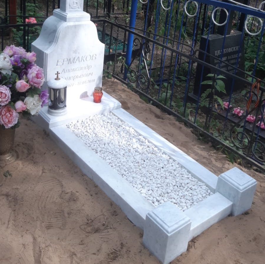 Цветочница на могилу с кубиками
