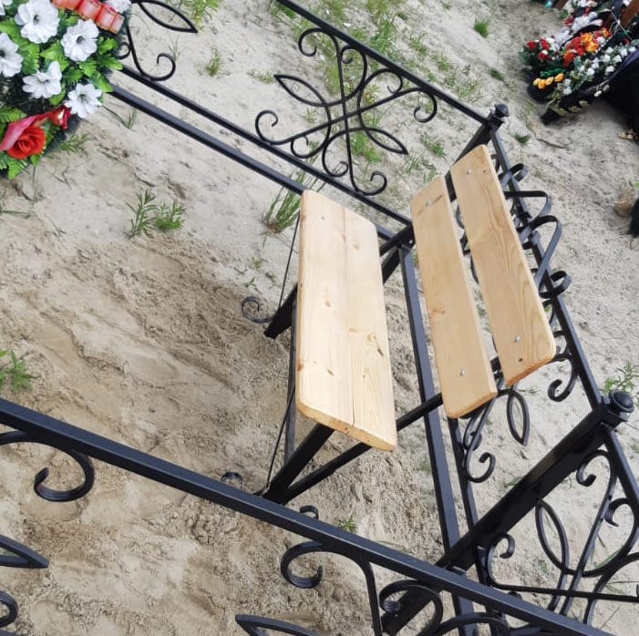 Лавочка со спинкой на могилу