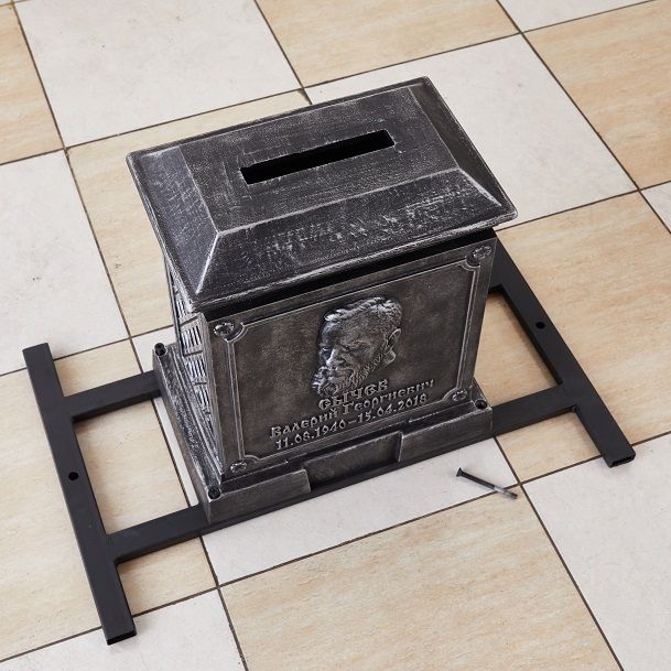 Чугунный памятник на могилу 82993