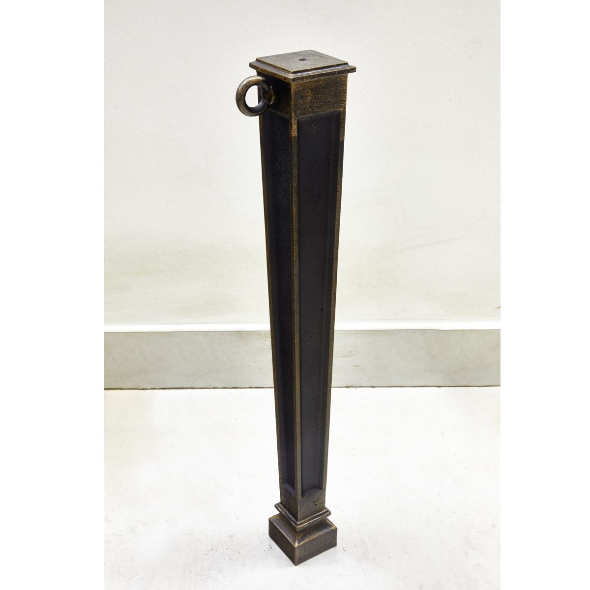 Столб чугунный для ограды 82905