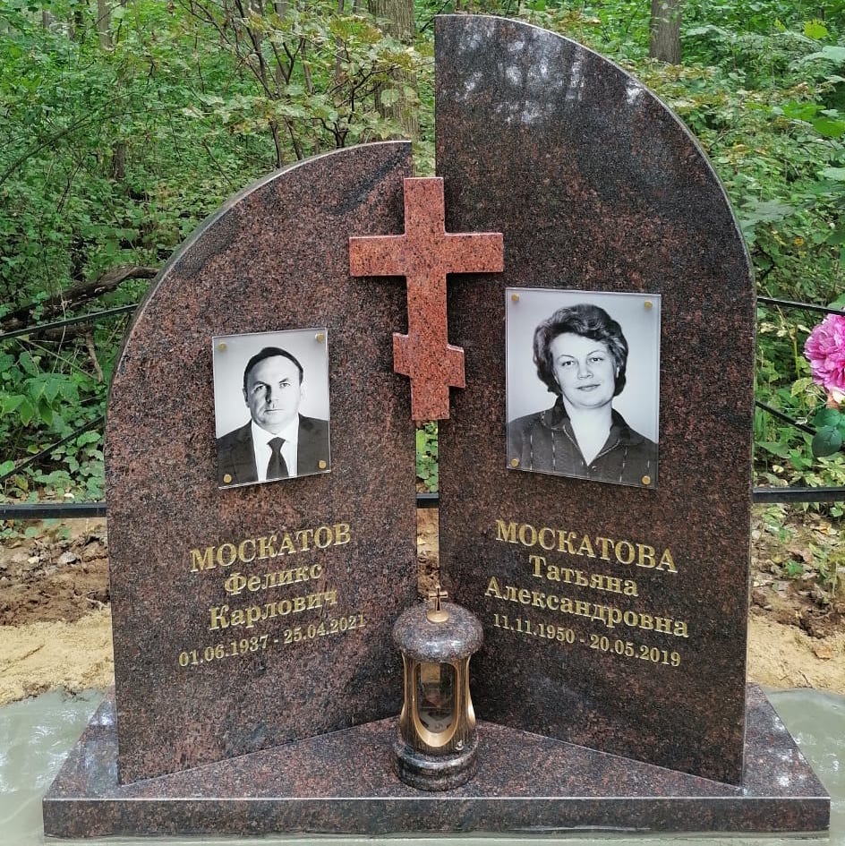 2 памятника с накладным крестом