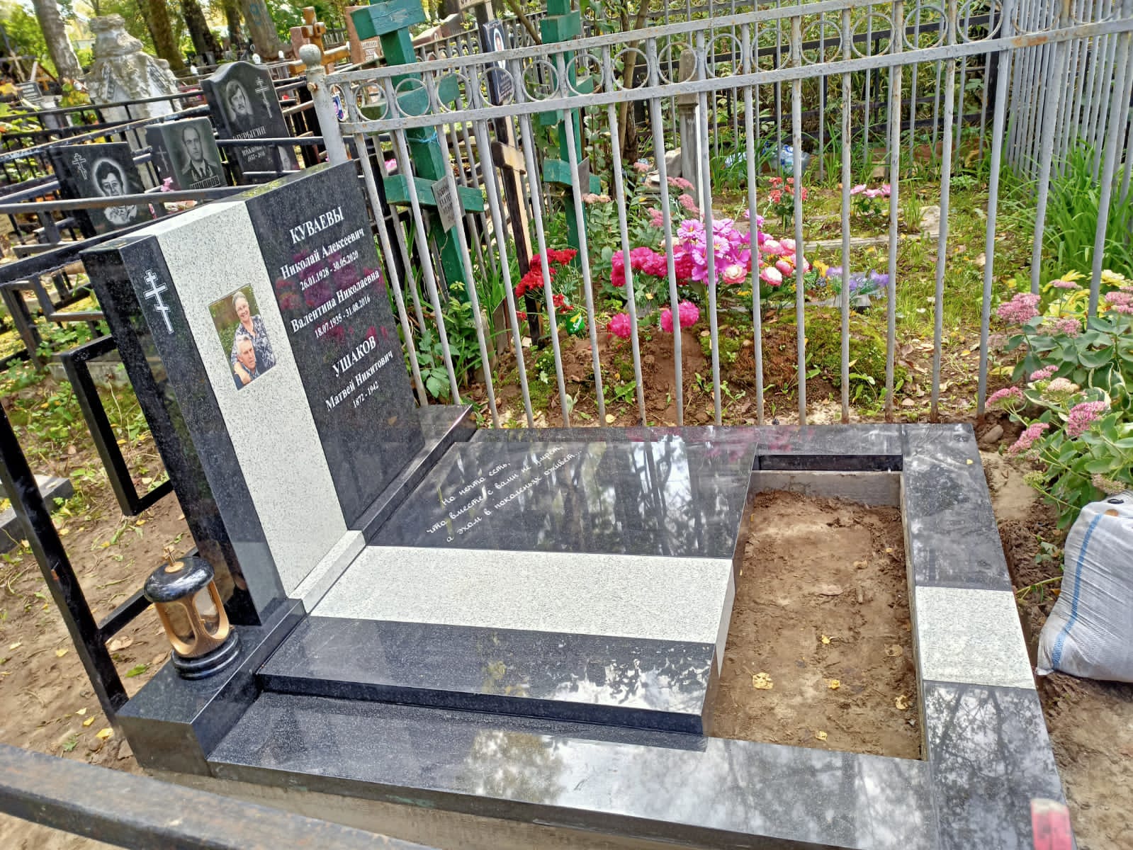 Гранитный комплекс в европейском стиле