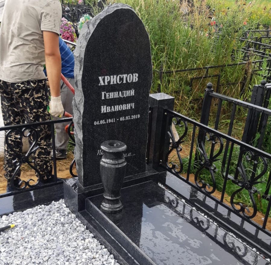 Памятник корка