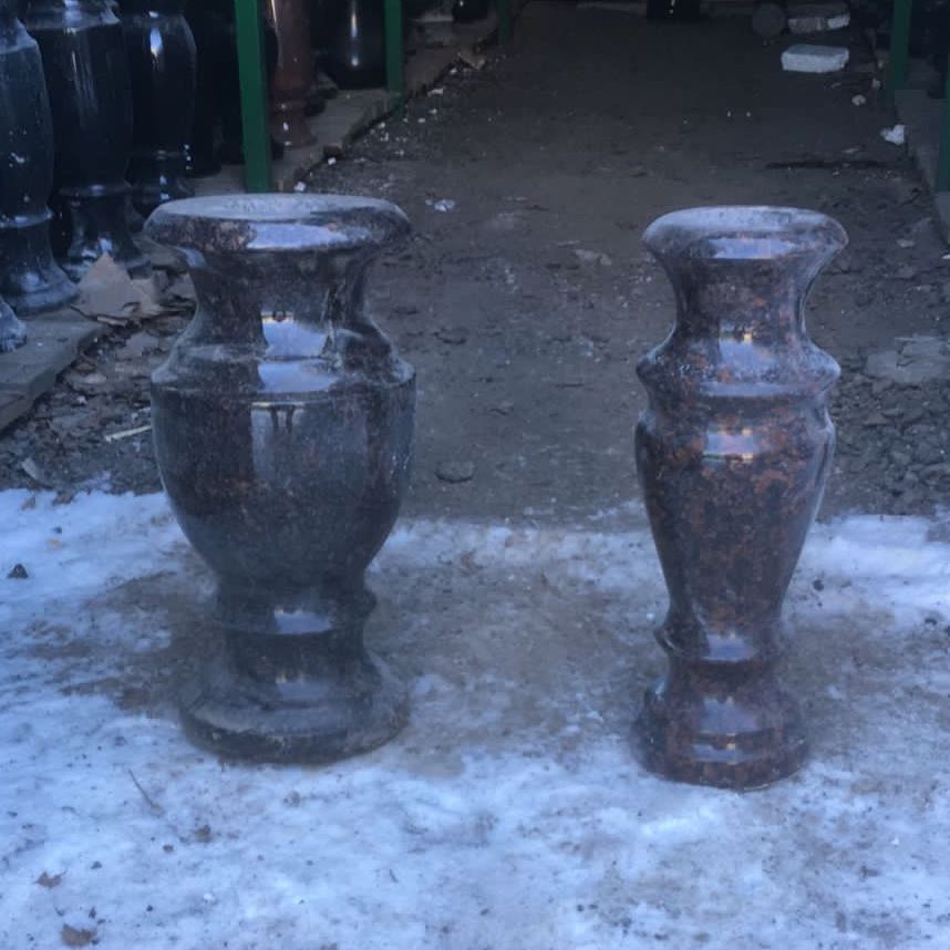 Ваза из гранита 41014