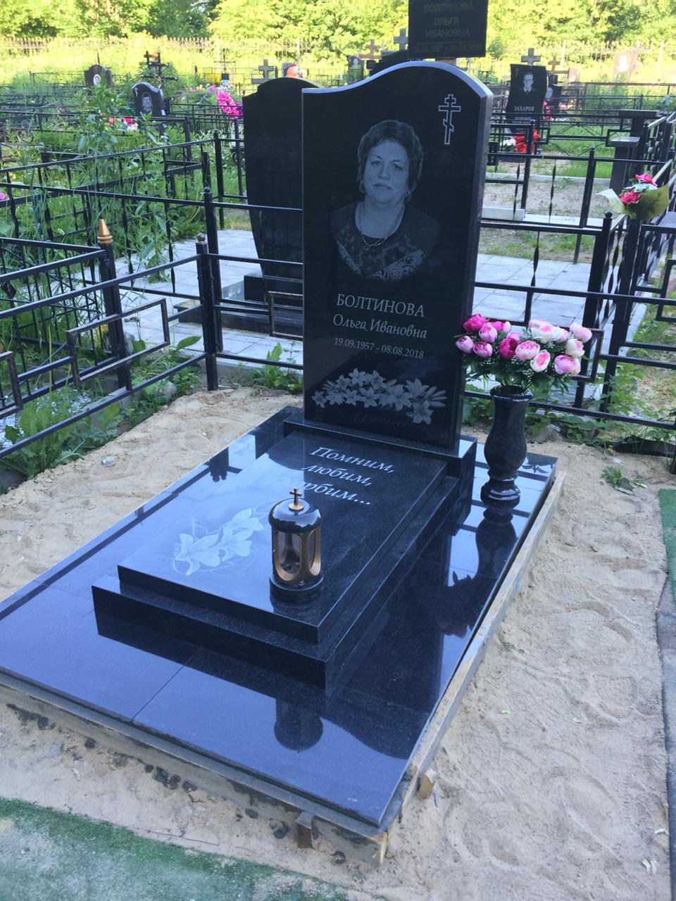 плитка габбро для укладки на могилу