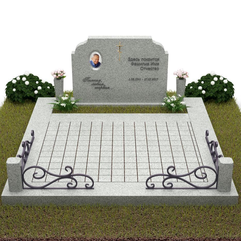 Горизонтальный памятник и брусчатка