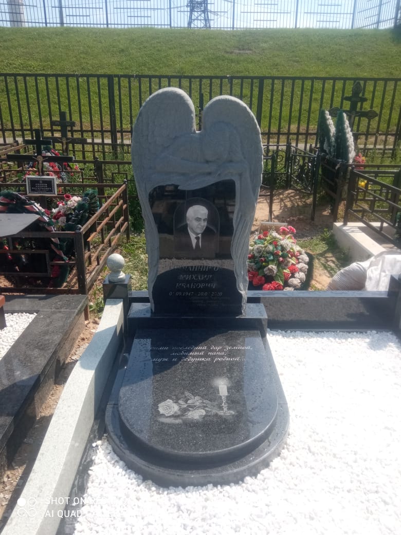 Надгробная плита из гранита на могилу