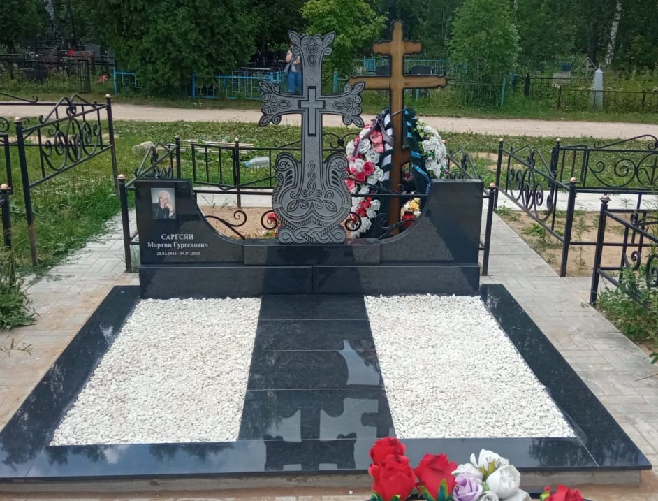 Крест армянский в виде хачкара