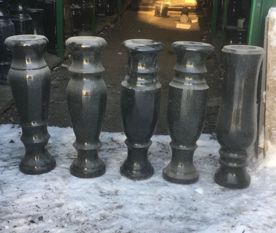 Ваза из гранита 41042