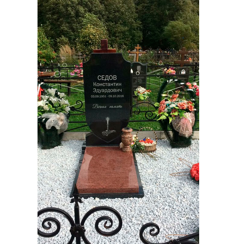 закрытый цветник на могилу