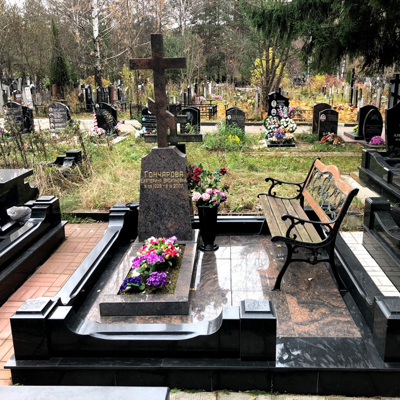 Облицовка могилы гранитной плиткой