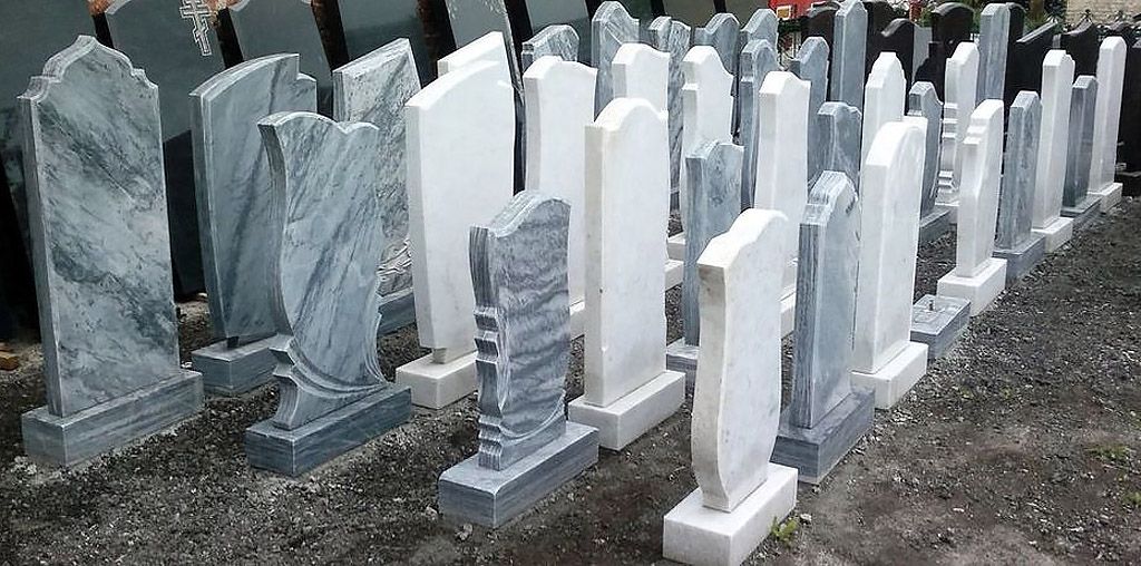 Памятники из светлого гранита и мрамора
