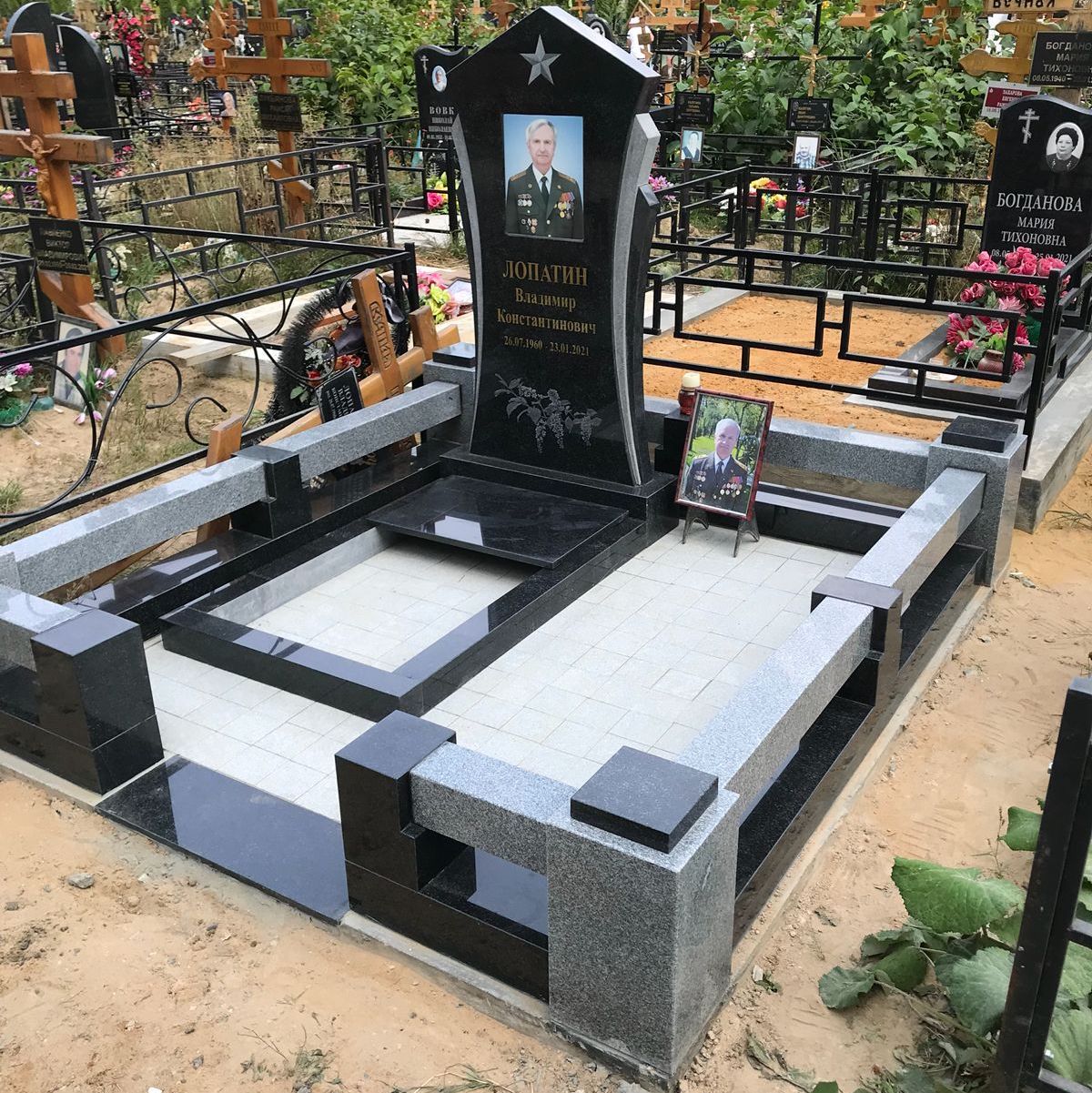 Цветник из гранита 81005