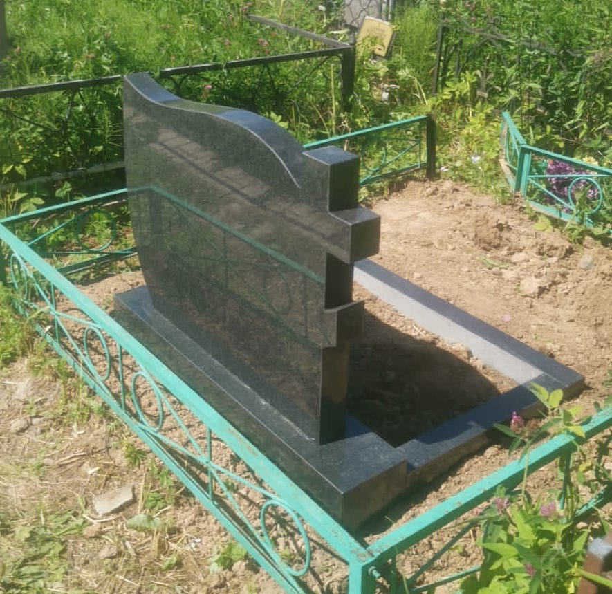 двойной памятник с крестом 15900