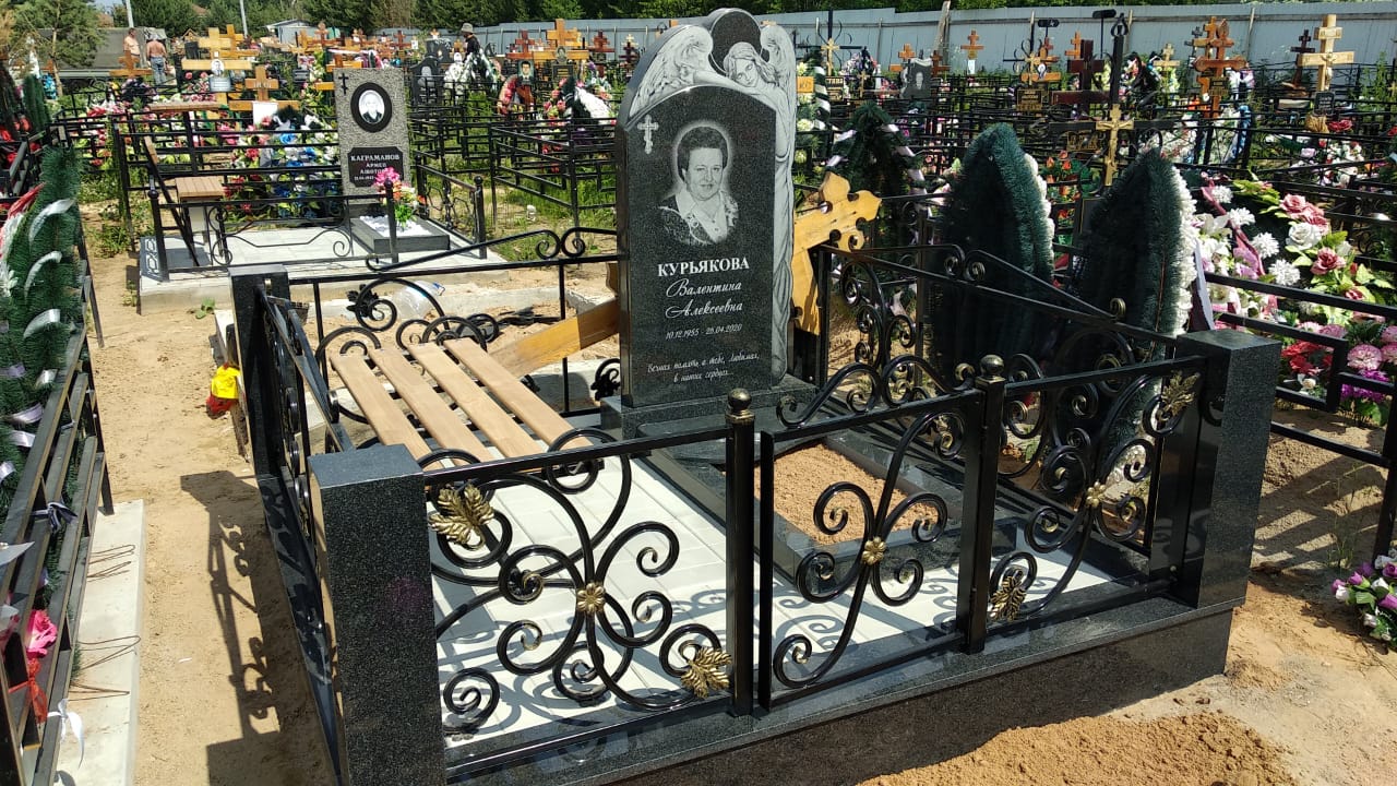 памятник с ангелом на могилу 11324