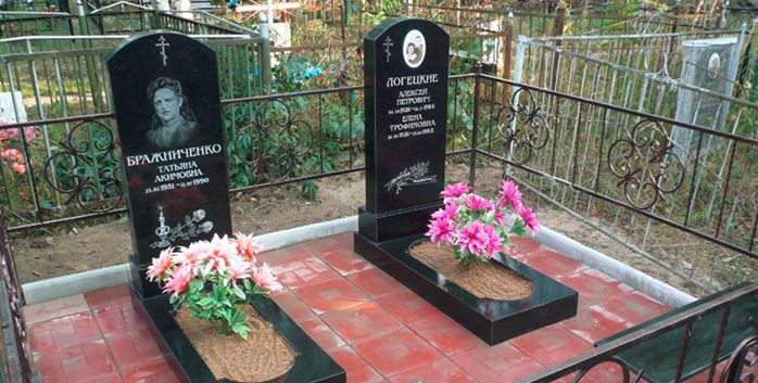 Памятник из полимергранита на могилу