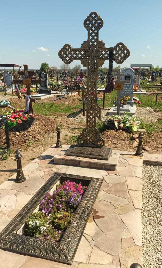 Цветник на могилу чугунная