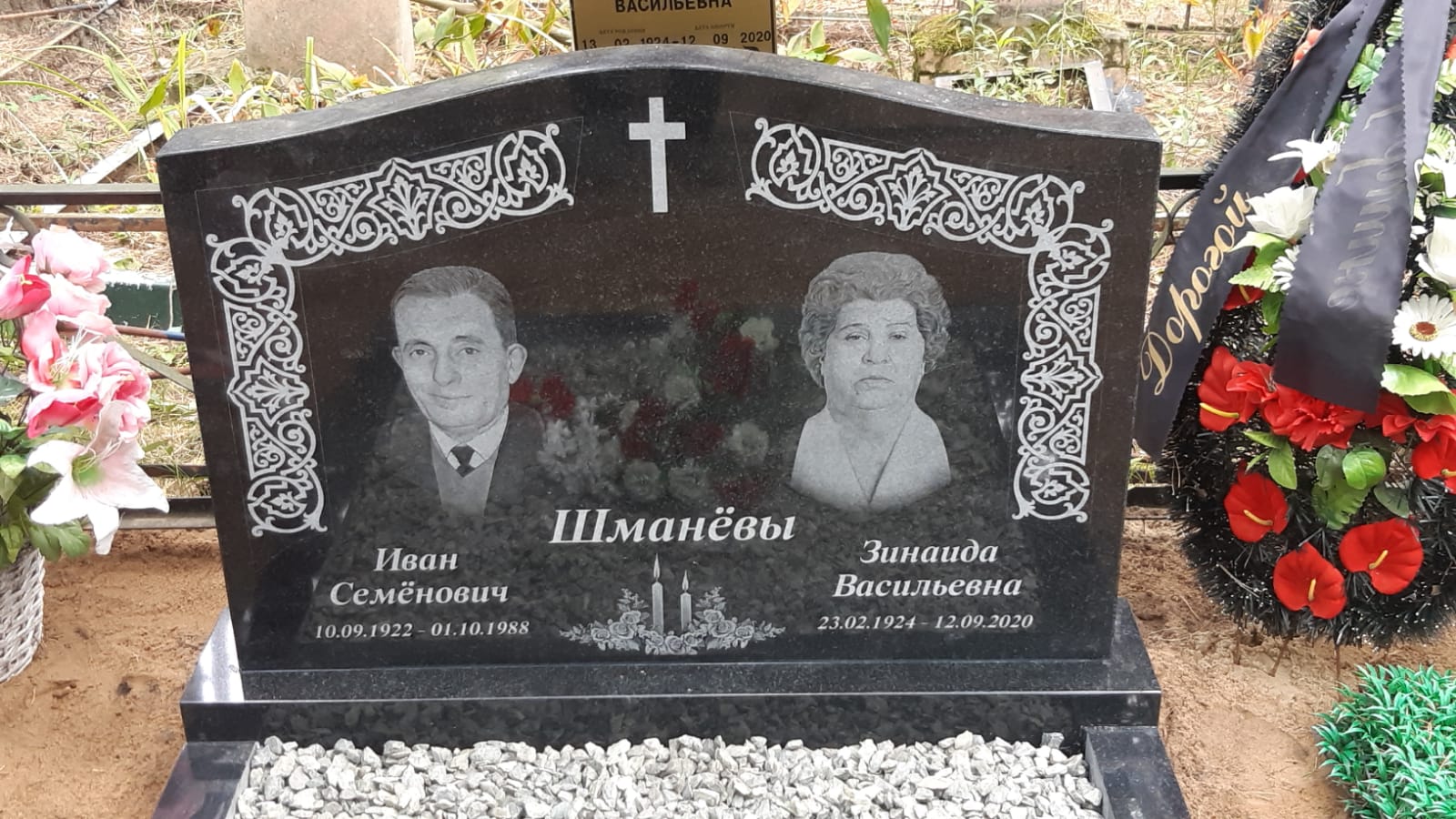 памятник семейный с орнаментом 15209