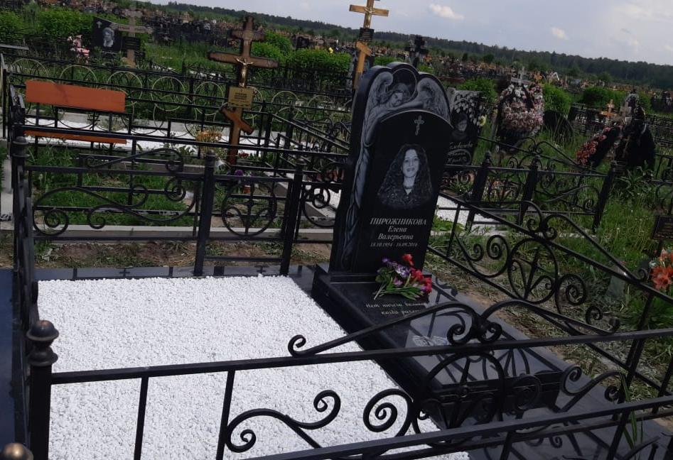 памятник с ангелом на могилу 11324