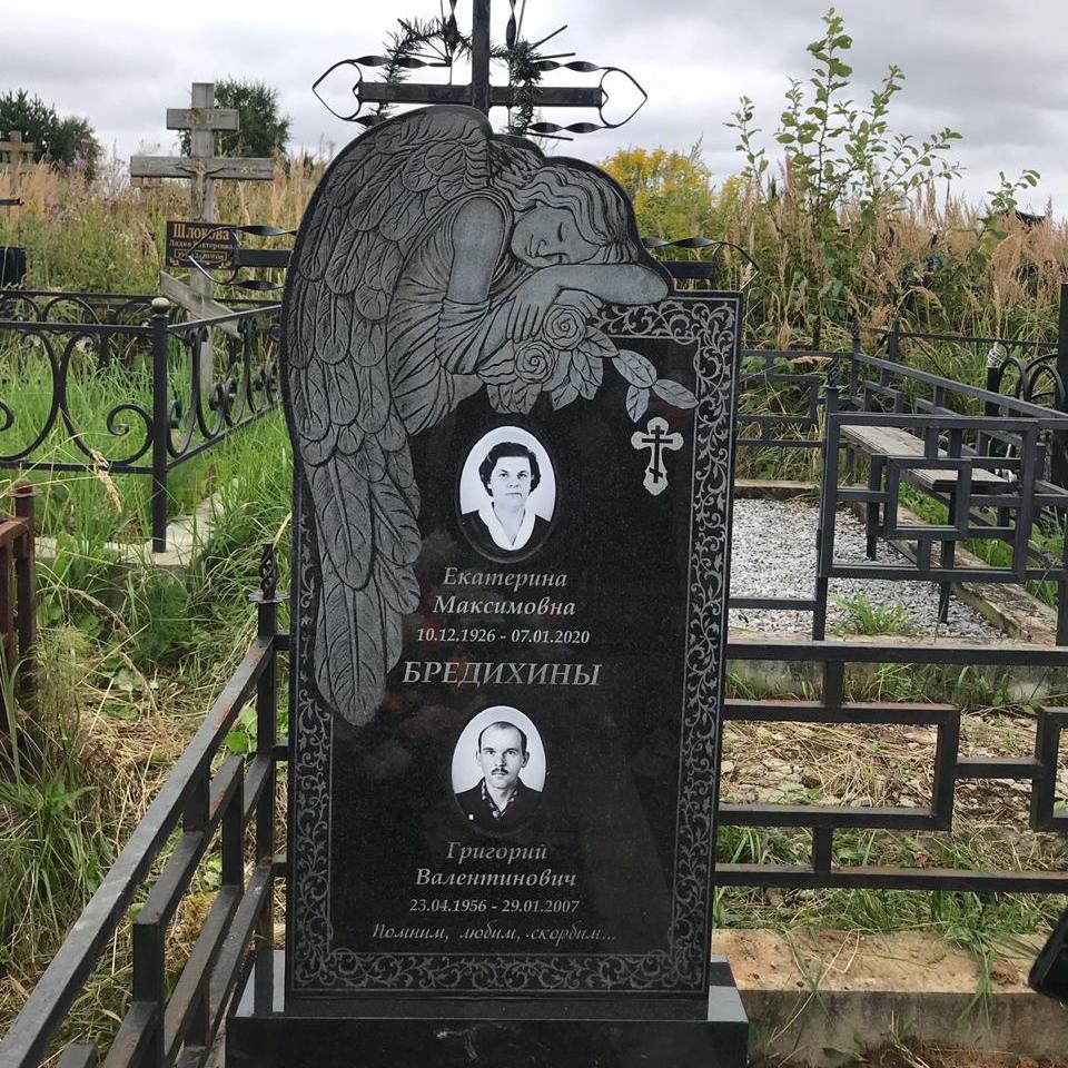 Памятник фигурный с ангелом