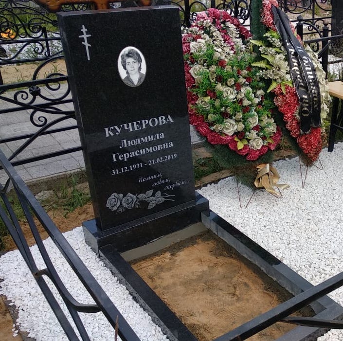 Розы на надгробный памятник