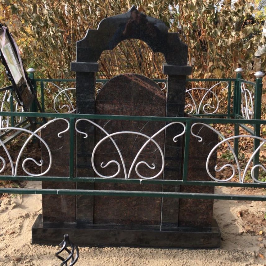 Элитный памятник с аркой на могилу 
