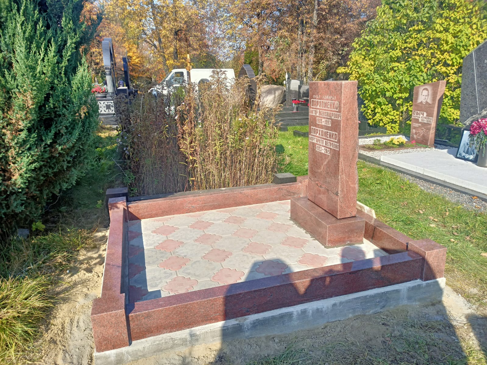 Цоколь на могилу 22104