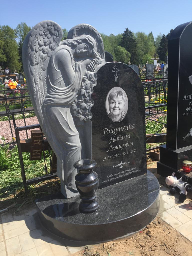 Скульптура на могилу - ангел