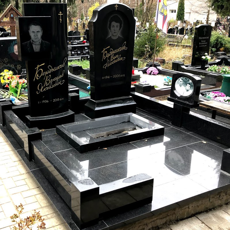 цветник на могилу стандартной формы