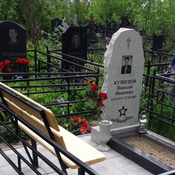 Памятник корка