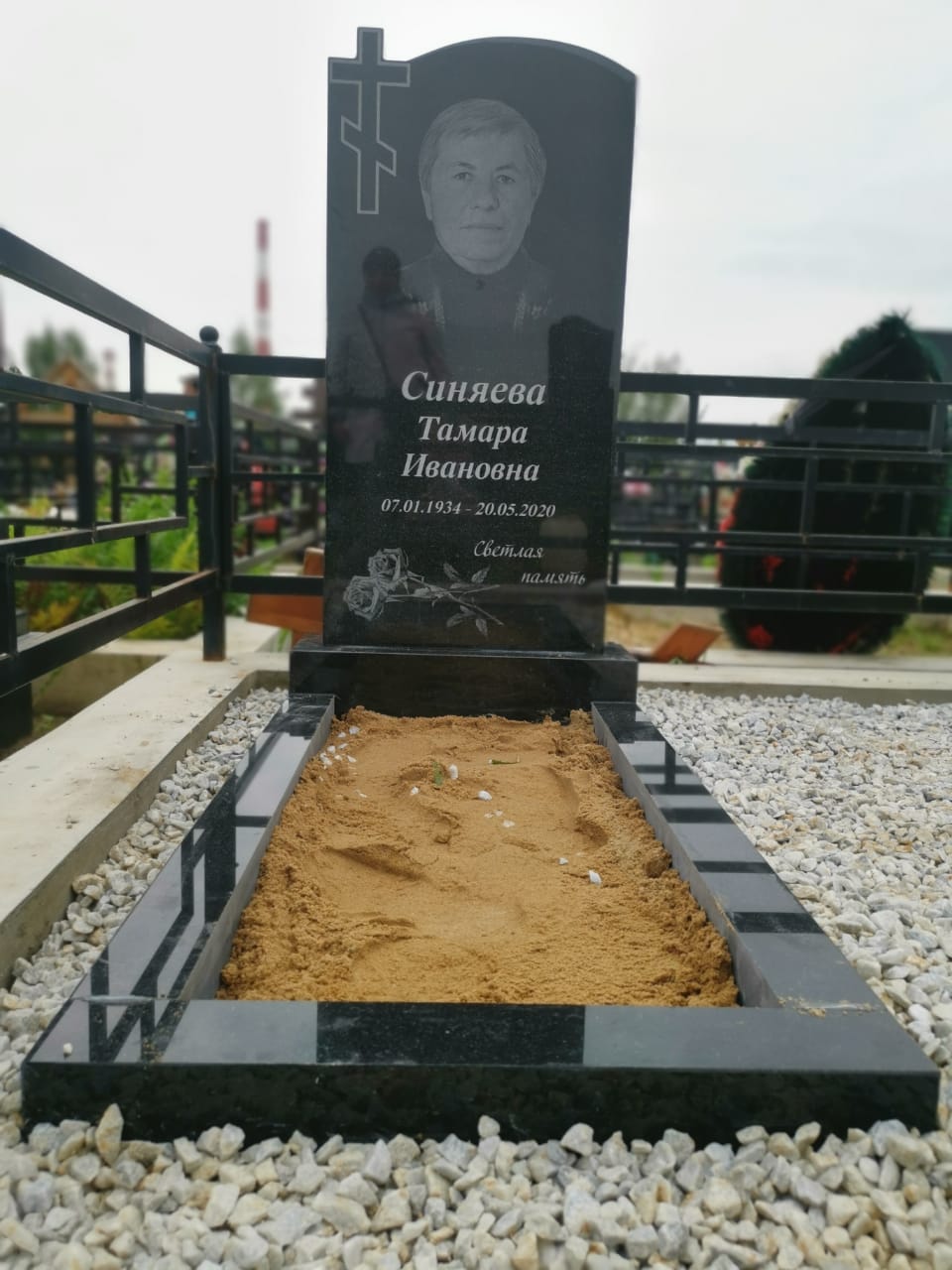 Розочки на надгробный памятник