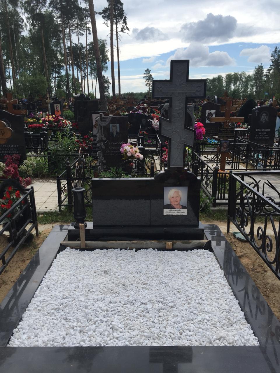 недорогой обелиск на могилу 18105