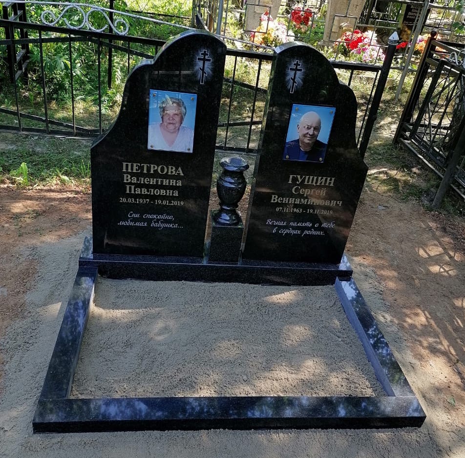 Двойной цветник на могилу