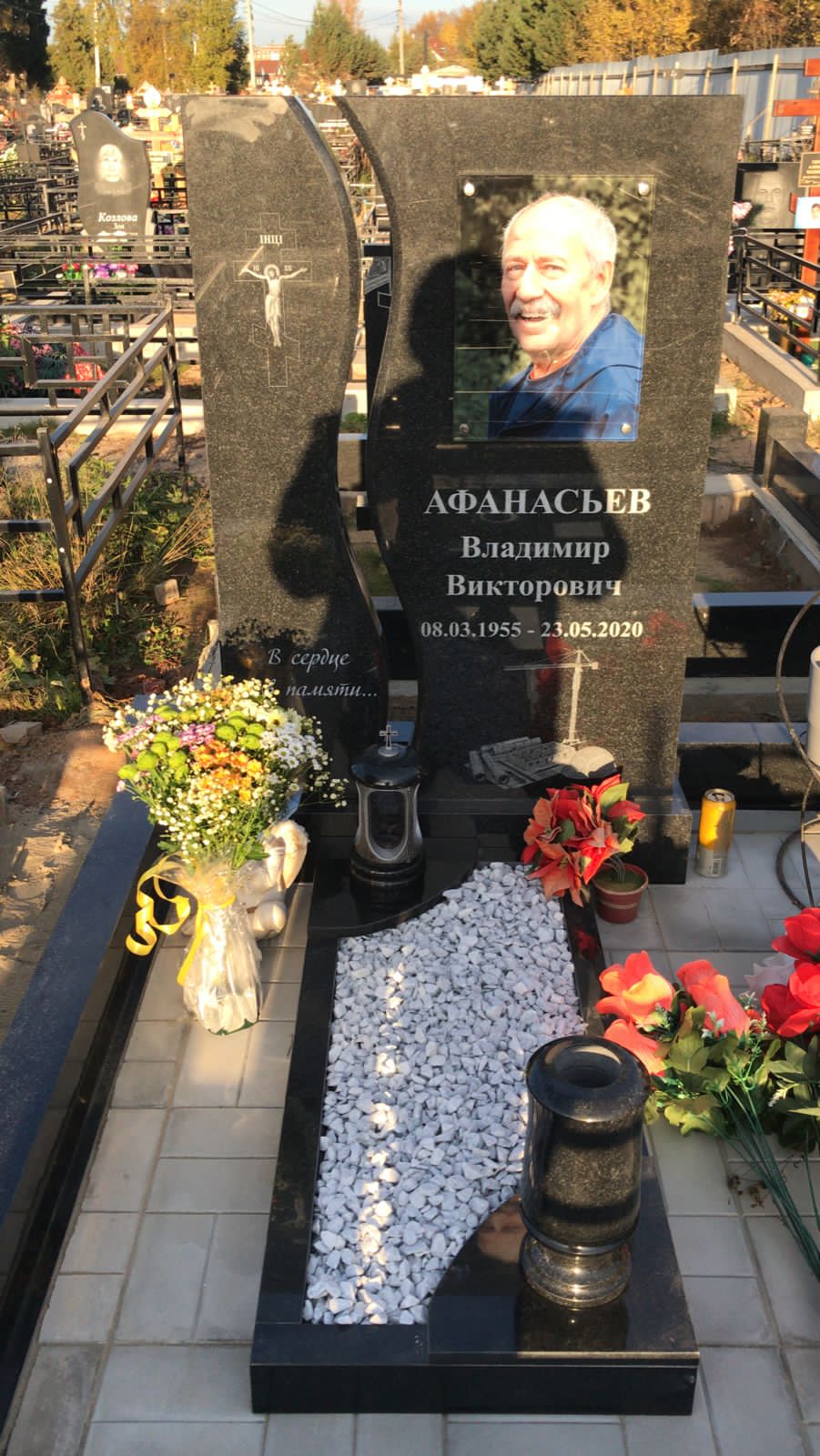 Памятник резной на могилу