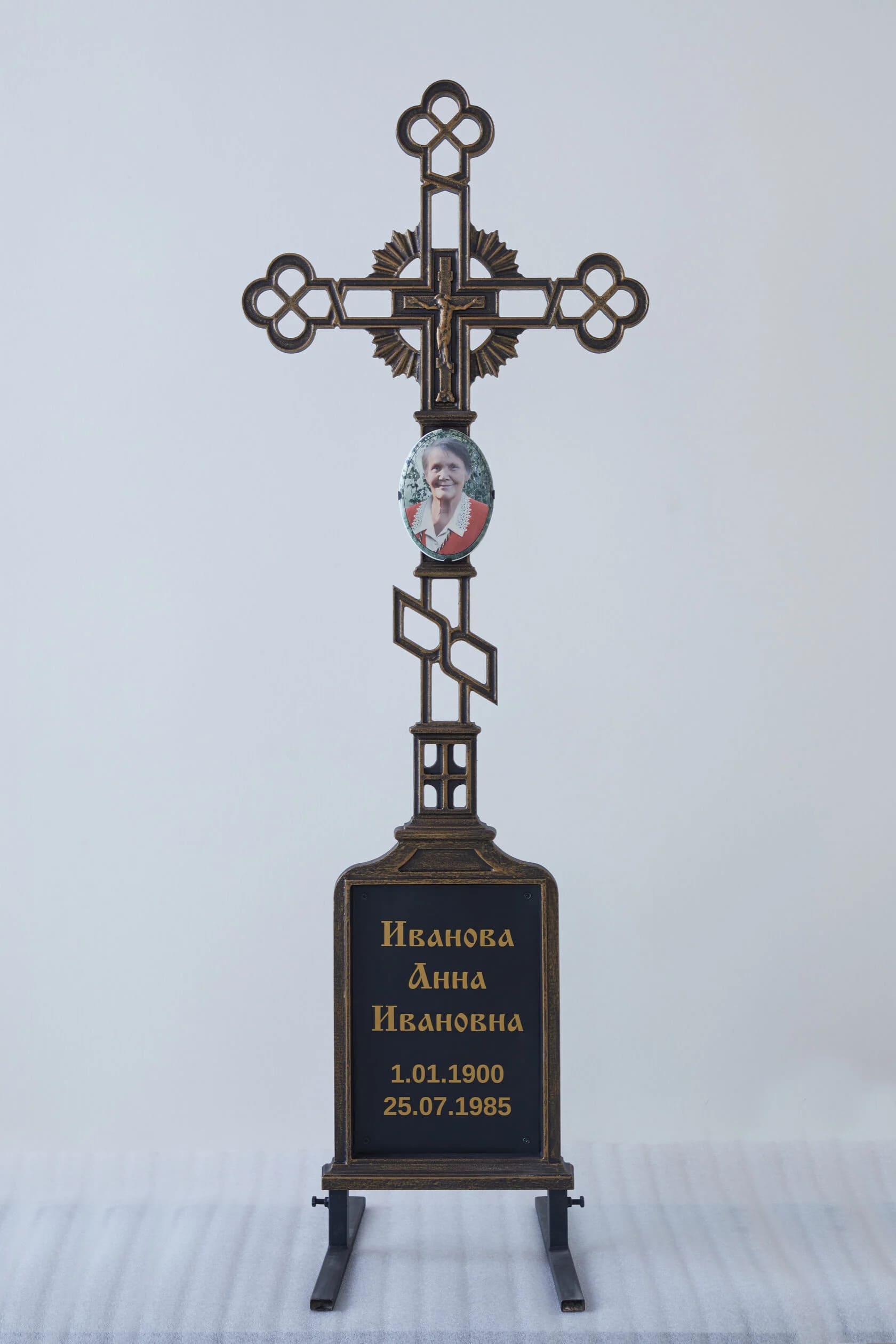 Крест чугунный 83018