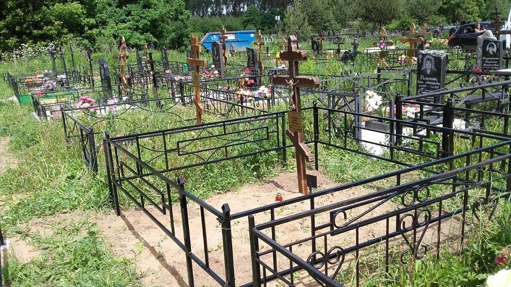 Временный крест на могилу