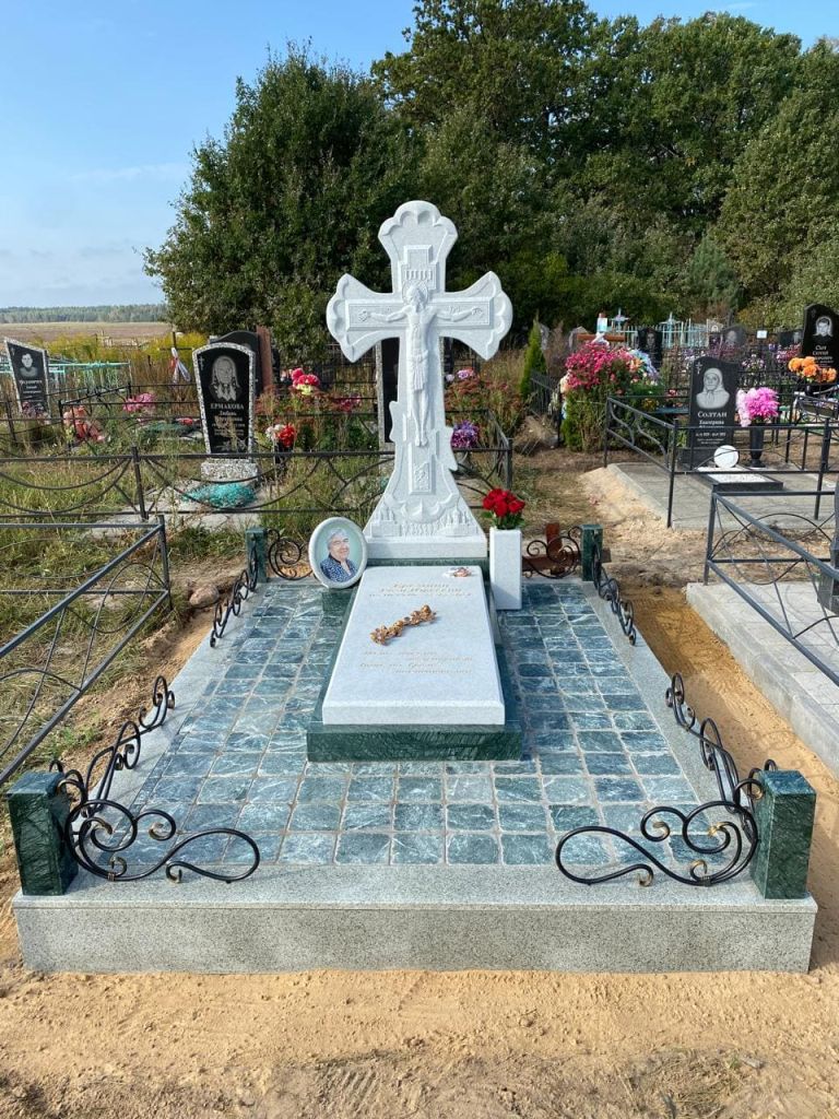 Комплекс из мрамора Коелга и змеевика kompleks-mramor-zmeevik.jpeg