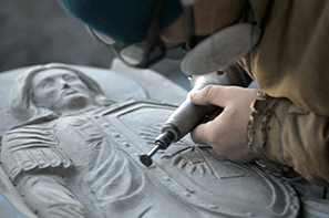 Изготовление памятника из чёрного карельского гранита габбро-диабаз