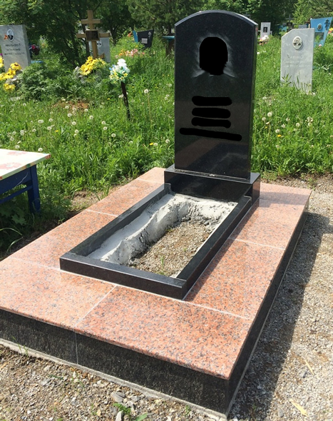 Комплекс с Султаевским гранитом Мемориальный комплекс с Султаевским гранитом