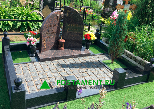 Шары на столбиках