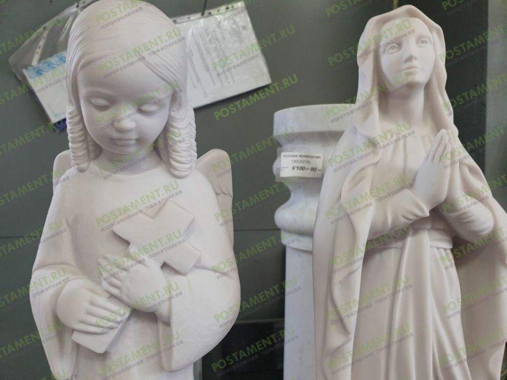 Скульптура ангела с крестом  Скульптура ангела с крестом